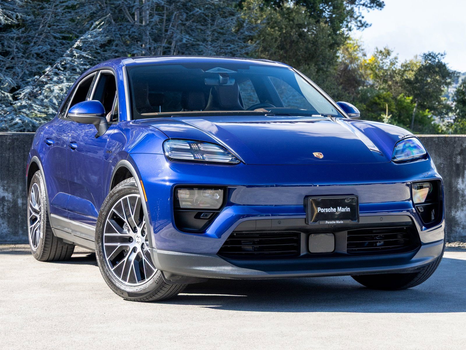 Certified 2025 Porsche Macan 4 Electric image 6