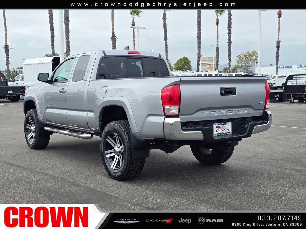 Used 2017 Toyota Tacoma SR5 RWD image 5