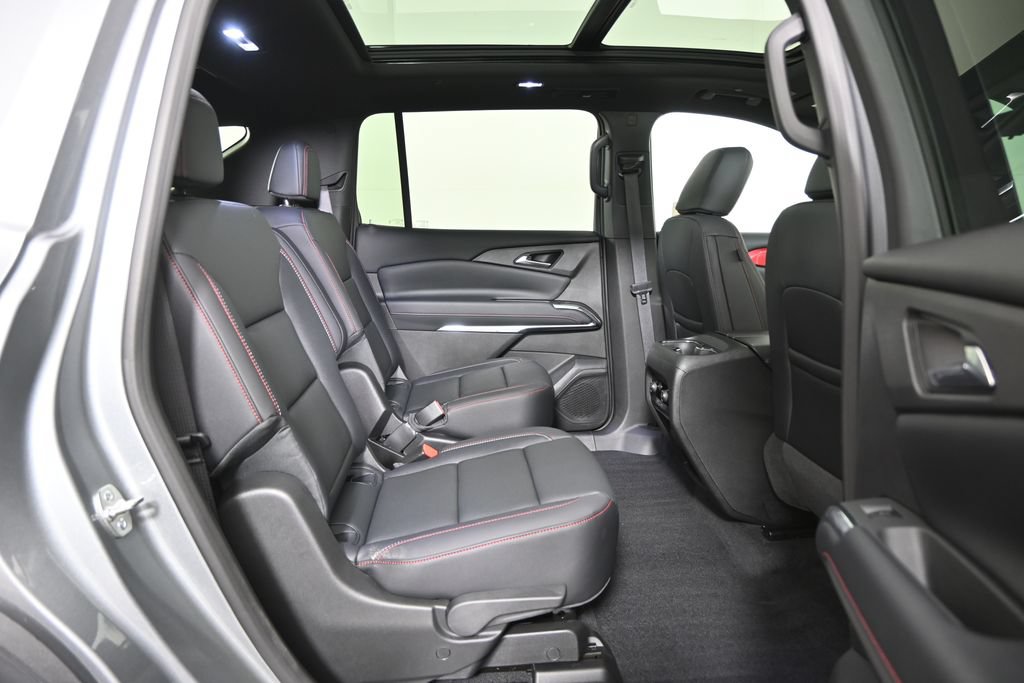 Used 2026 Chevrolet Traverse Z71 w/ LPO, Floor Liner Package AWD/4WD image 15