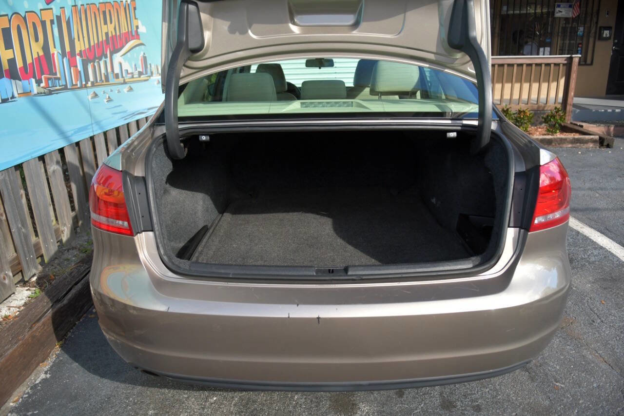 Used 2015 Volkswagen Passat TDI SE image 27