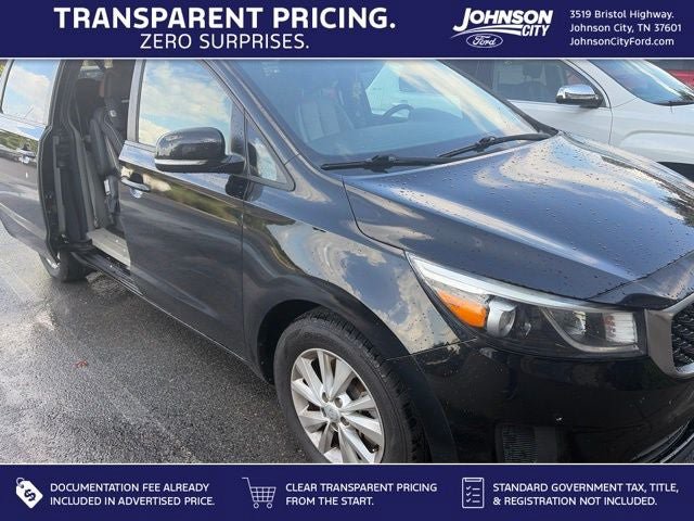 Used 2017 Kia Sedona LX w/ LX Essentials Premium Package FWD image 1