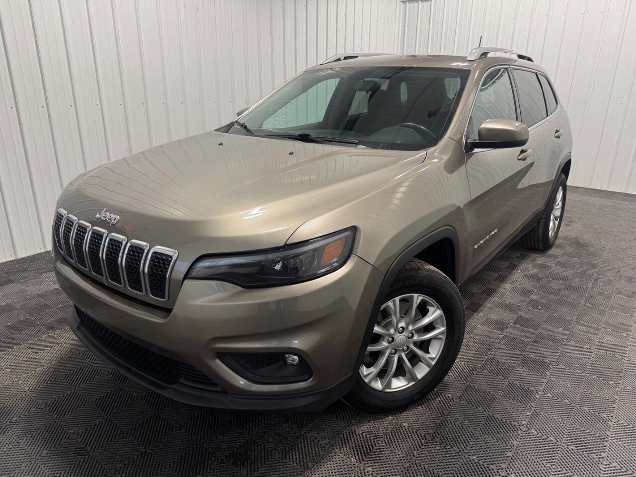 Used 2019 Jeep Cherokee Latitude w/ Cold Weather Group image 39