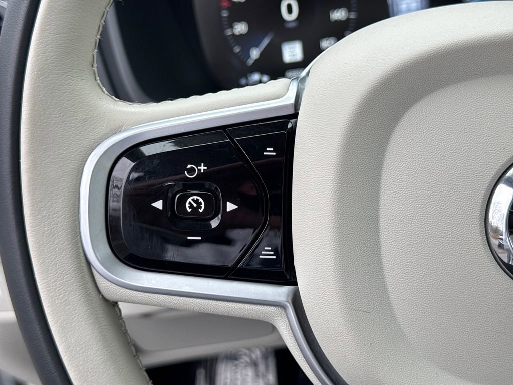 Used 2019 Volvo XC90 T6 Momentum w/ Protection Package Premier image 25