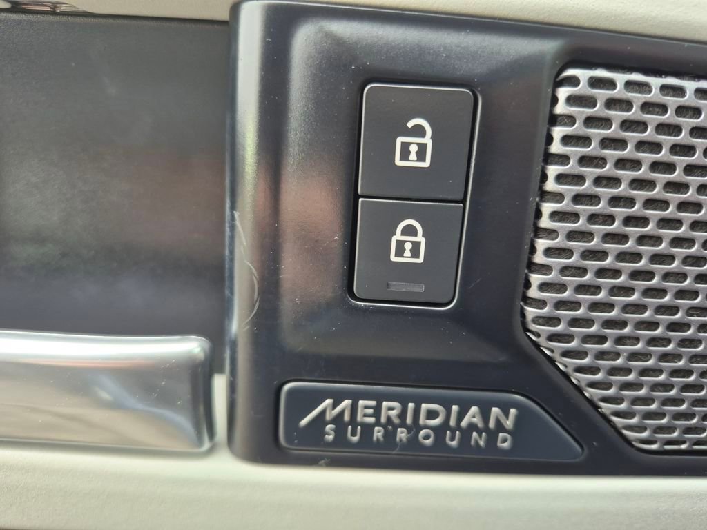 Used 2020 Land Rover Defender 110 HSE image 14