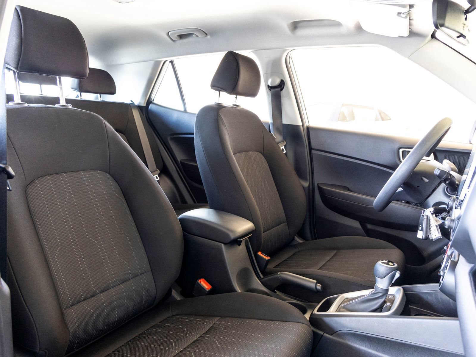 Used 2025 Hyundai Venue SE image 26