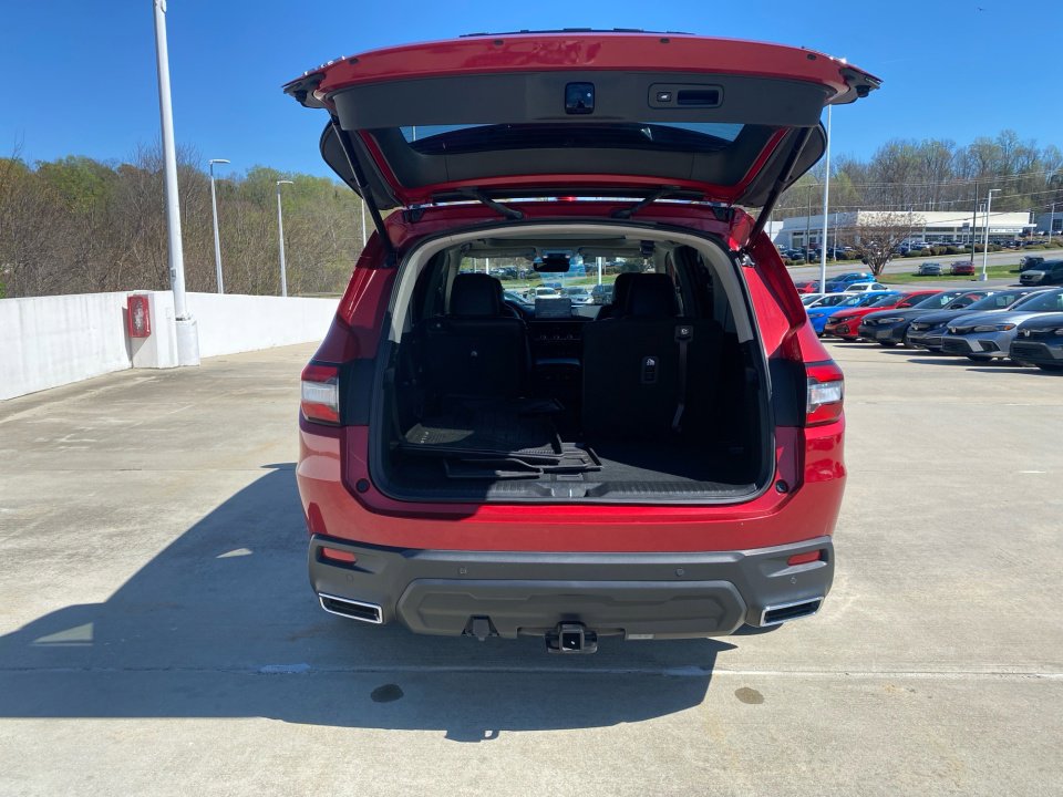 Certified 2025 Honda Pilot Touring image 18
