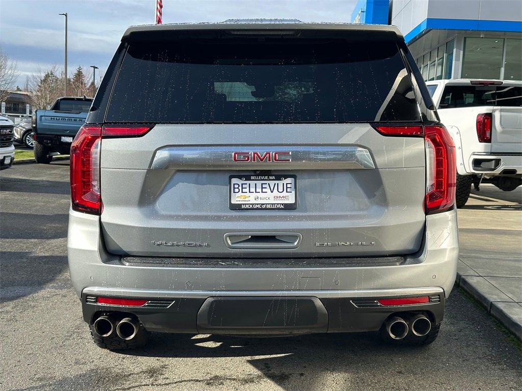 Used 2023 GMC Yukon Denali w/ Denali Reserve Package image 4