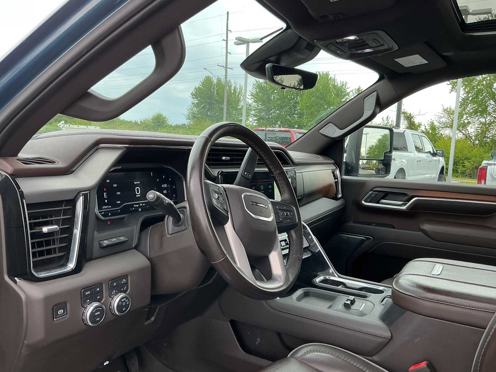 Used 2025 GMC Sierra 2500 Denali w/ Denali Reserve Package AWD/4WD image 16