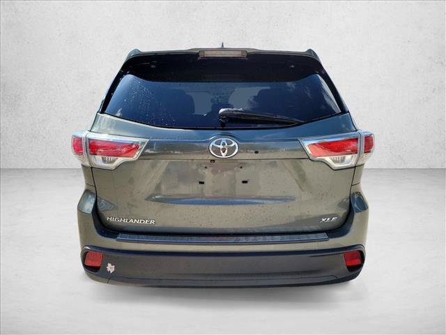 Used 2014 Toyota Highlander XLE FWD image 4