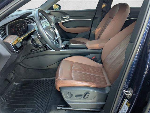 Used 2022 Audi e-tron Premium w/ Convenience Plus Package AWD/4WD image 15