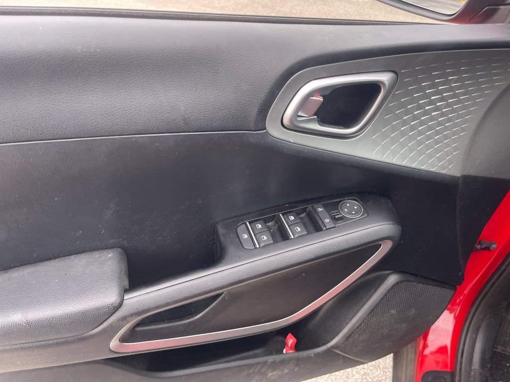 Used 2022 Kia Soul LX FWD image 11