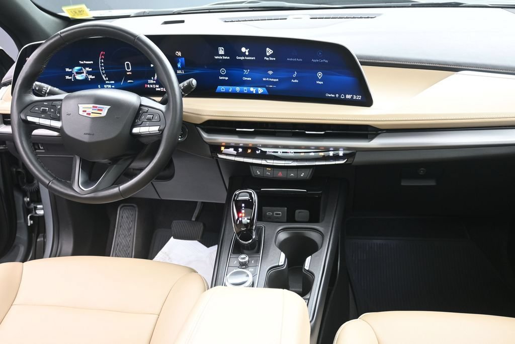Used 2024 Cadillac XT4 Luxury w/ Cold Weather Package AWD/4WD image 14