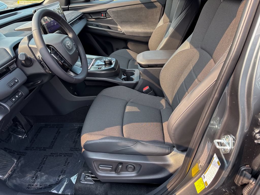 Used 2026 Toyota C-HR AWD/4WD image 16