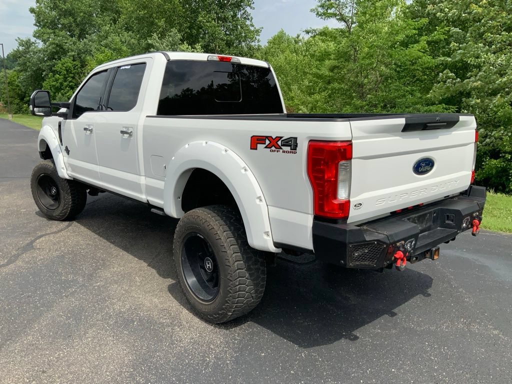 Used 2017 Ford F250 XLT w/ XLT Premium Package AWD/4WD image 11