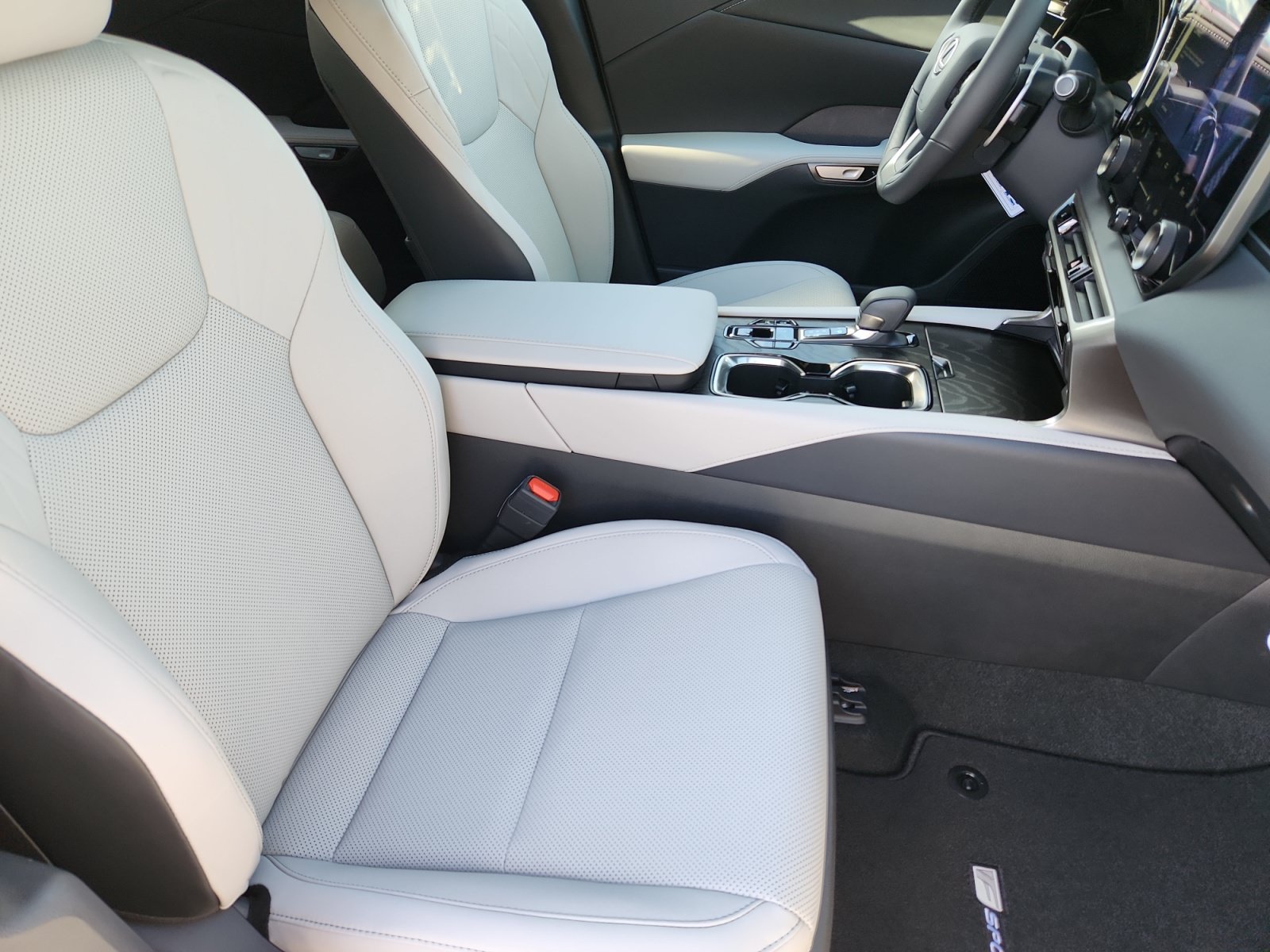 New 2026 Lexus RX 350 F Sport w/ Convenience Package AWD/4WD image 16