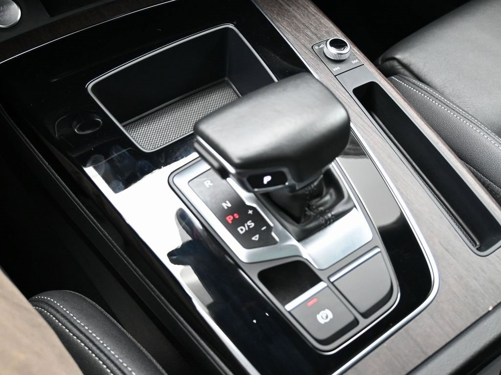 Used 2023 Audi Q5 e Premium w/ Convenience Package image 26