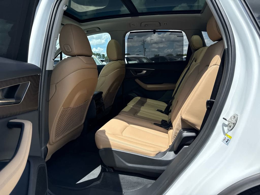 Used 2025 Audi Q7 3.0T Prestige image 22