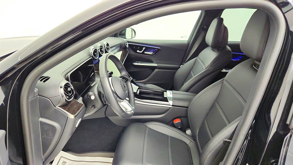 Used 2025 Mercedes-Benz GLC 300 4MATIC image 19