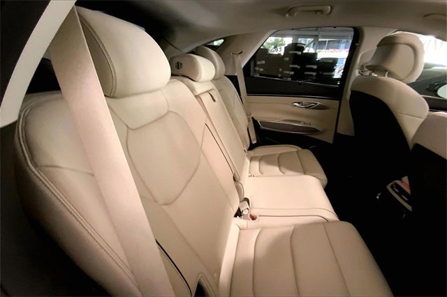 Used 2023 Genesis GV70 2.5T w/ Advanced Package image 26