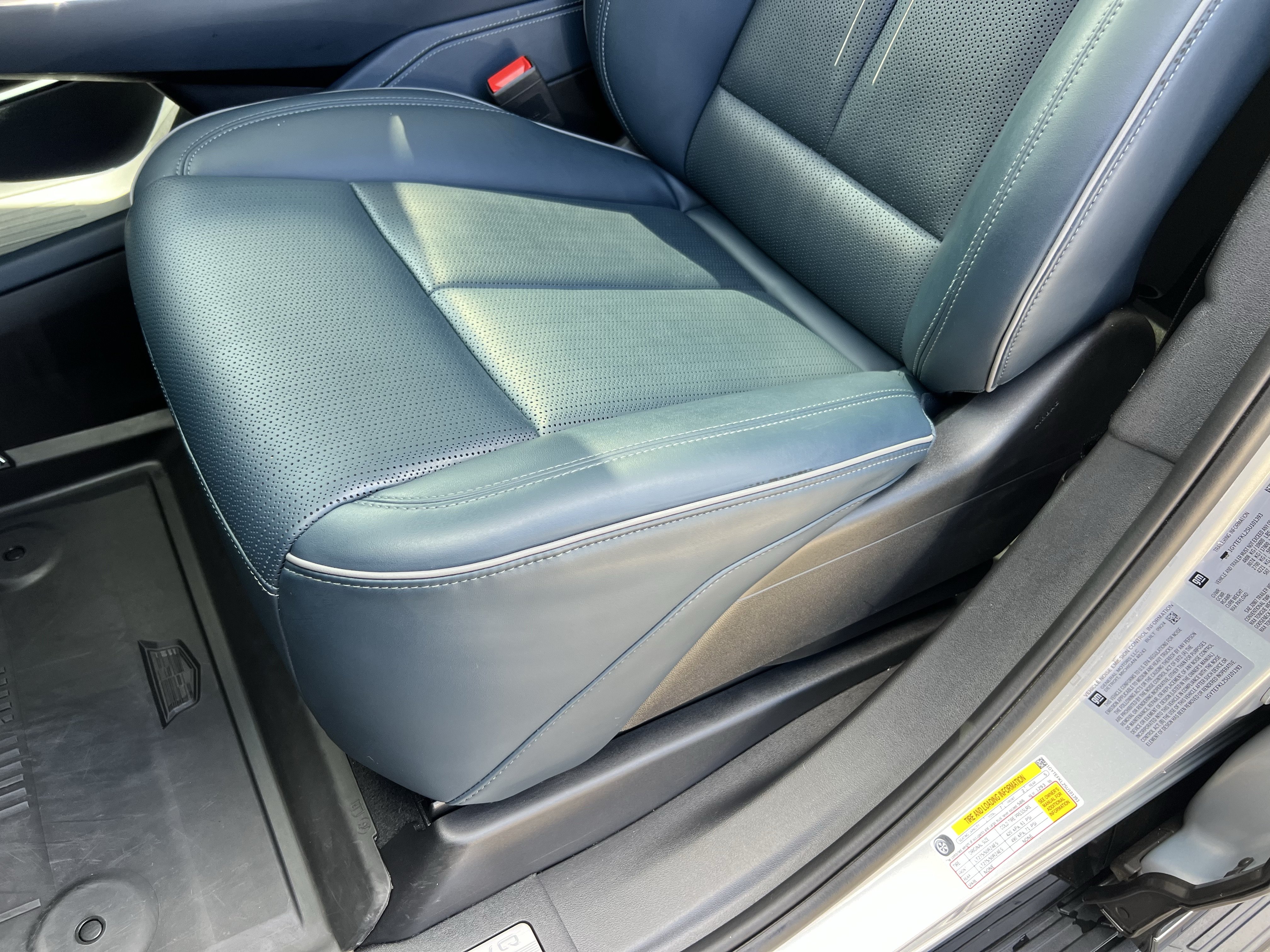 Used 2025 Cadillac Escalade IQ Sport 2 AWD/4WD image 18
