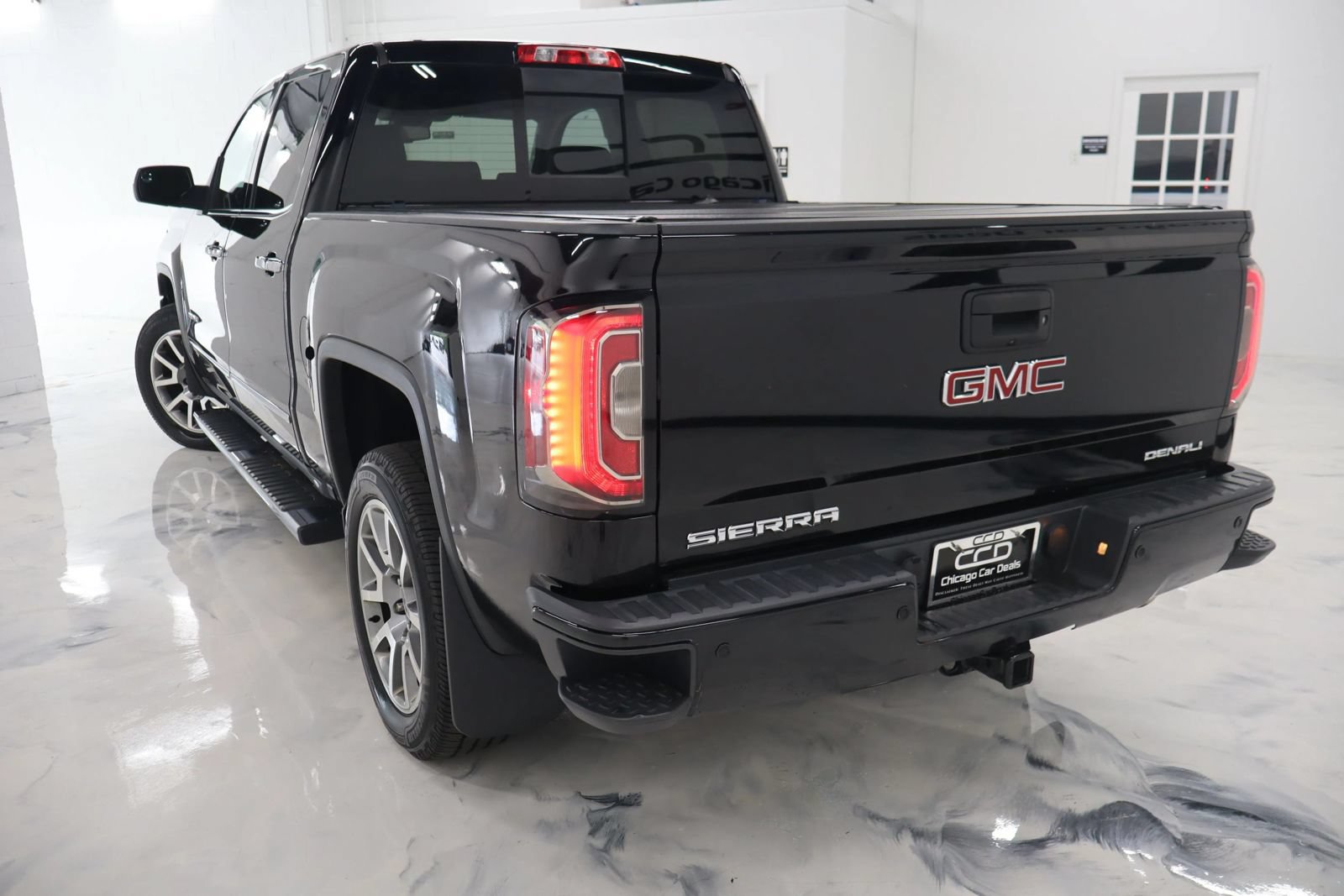 Used 2016 GMC Sierra 1500 Denali w/ Enhanced Driver Alert Package AWD/4WD image 5
