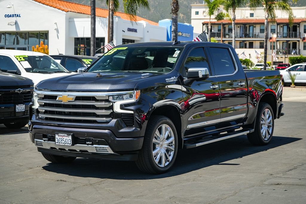 Used 2023 Chevrolet Silverado 1500 High Country w/ High Country Premium Package AWD/4WD image 3