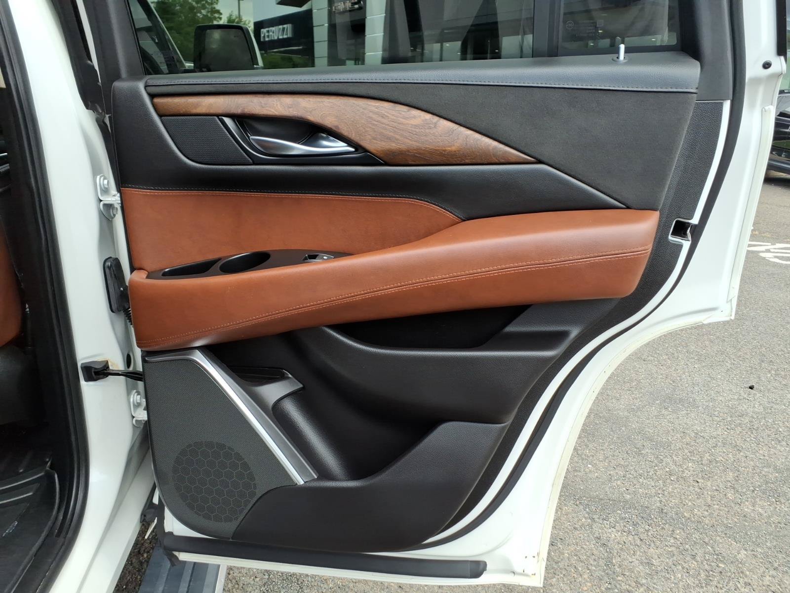 Used 2019 Cadillac Escalade Premium Luxury AWD/4WD image 31