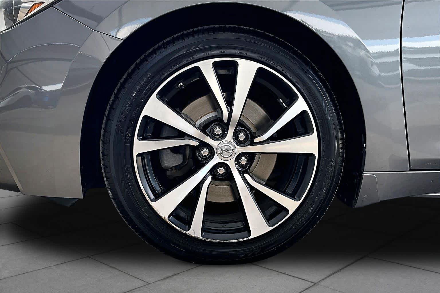 Used 2018 Nissan Maxima Platinum FWD image 11