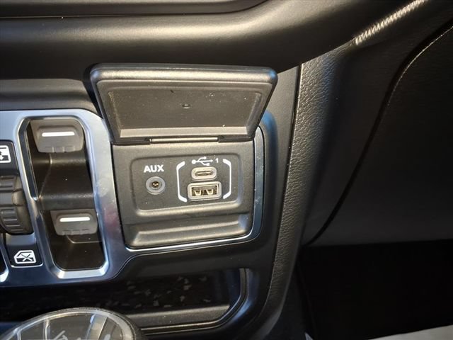 Used 2022 Jeep Wrangler Unlimited Sport AWD/4WD image 13