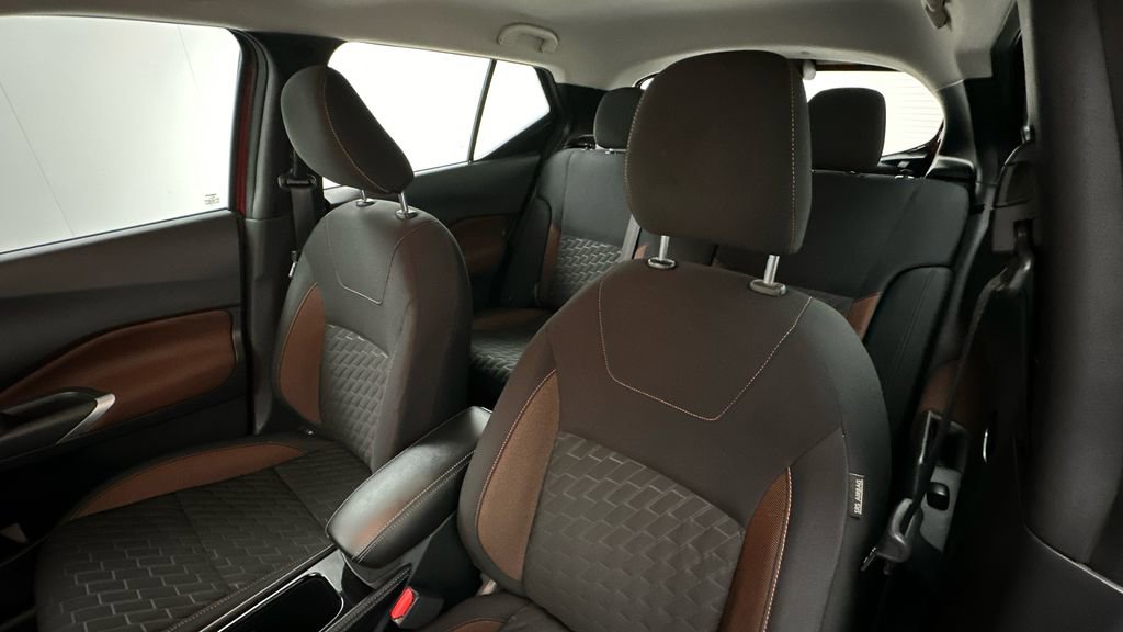 Certified 2021 Nissan Kicks SR w/ Interior Electronics Package image 9
