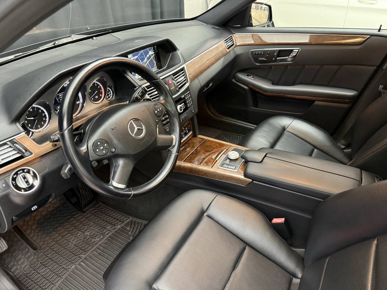 Used 2011 Mercedes-Benz E 350 4MATIC Sedan image 16