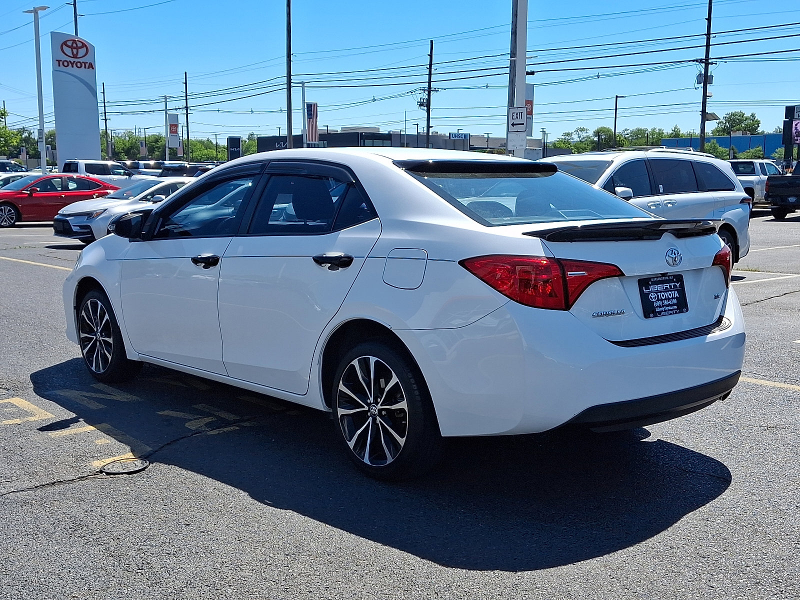 Used 2019 Toyota Corolla SE FWD image 4