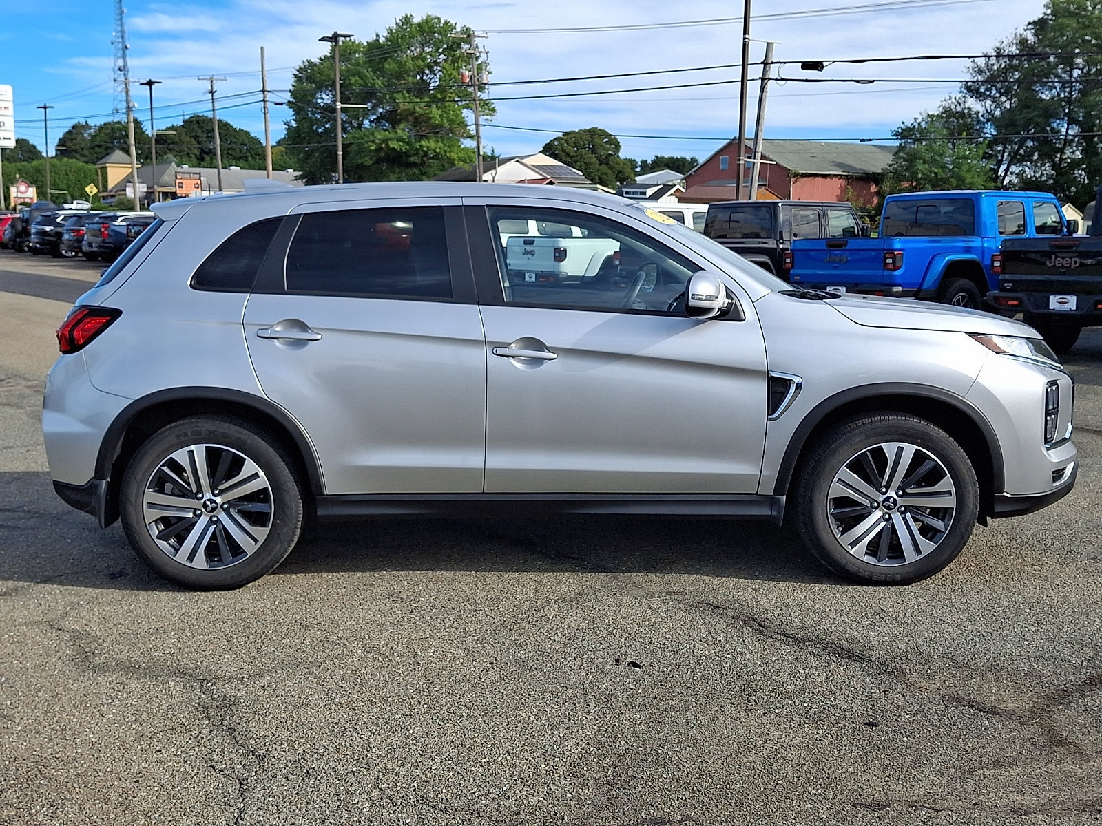 Used 2022 Mitsubishi Outlander Sport SE FWD image 8