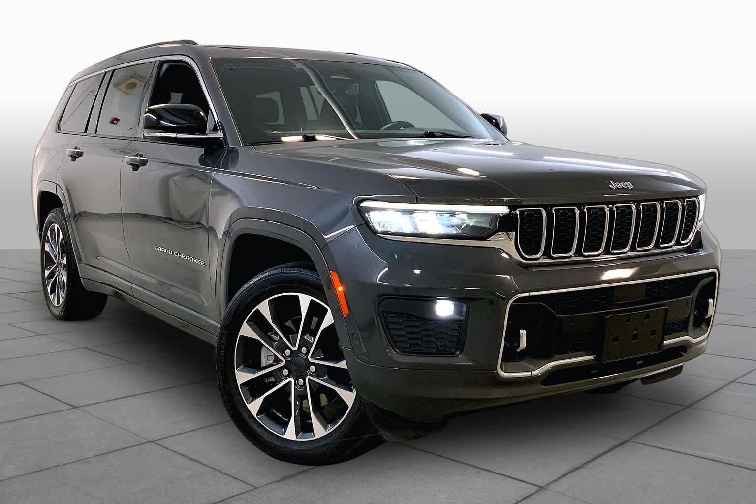Used 2022 Jeep Grand Cherokee L Overland w/ Luxury Tech Group IV AWD/4WD image 2