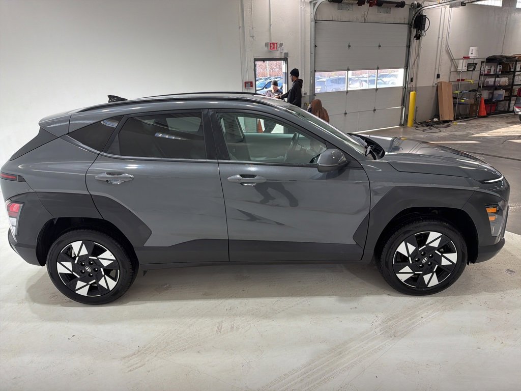 Used 2025 Hyundai Kona SEL image 4