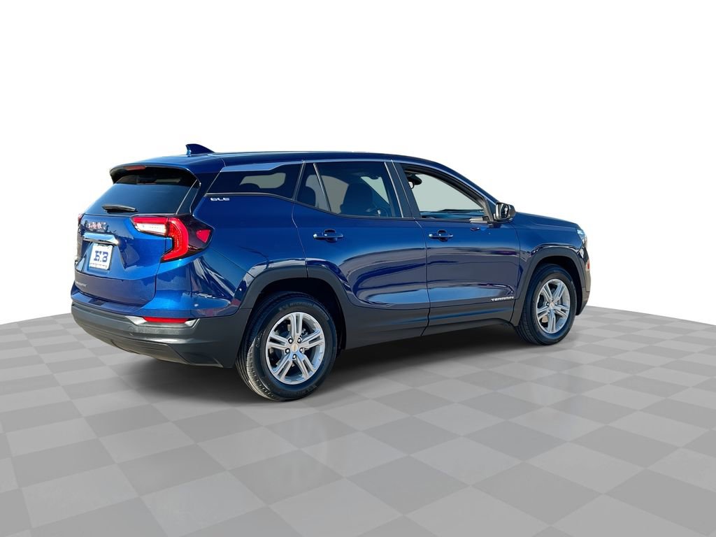 Used 2023 GMC Terrain SLE image 8