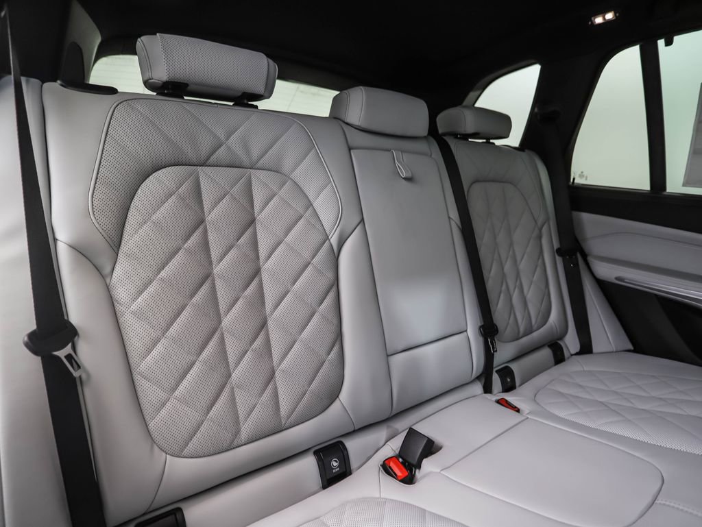 New 2026 BMW X5 xDrive40i w/ Executive Package image 27