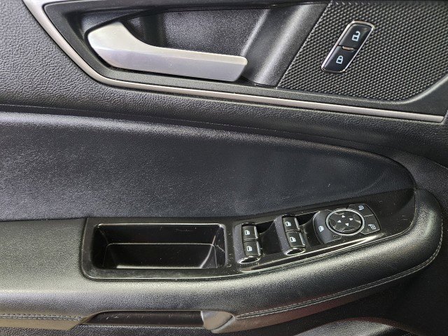 Used 2017 Ford Edge SEL w/ Equipment Group 201A image 30