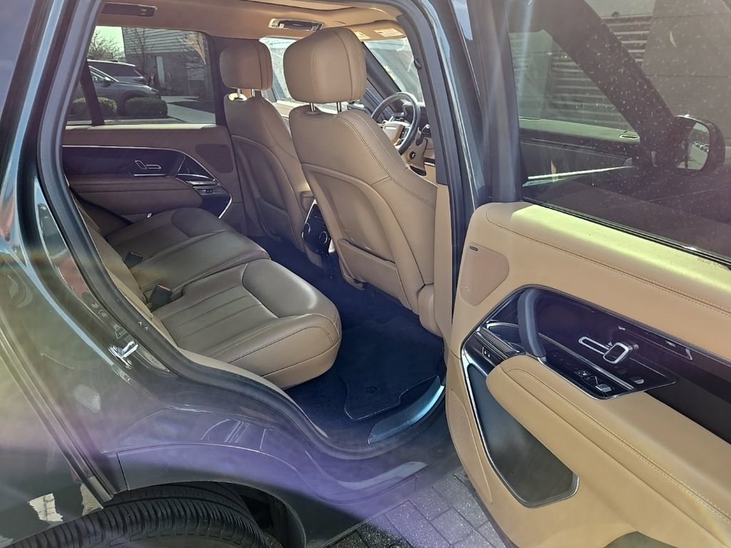 Used 2023 Land Rover Range Rover SE image 19