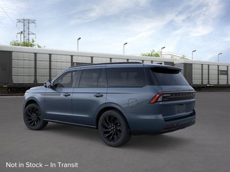 New 2026 Lincoln Navigator Reserve AWD/4WD image 4
