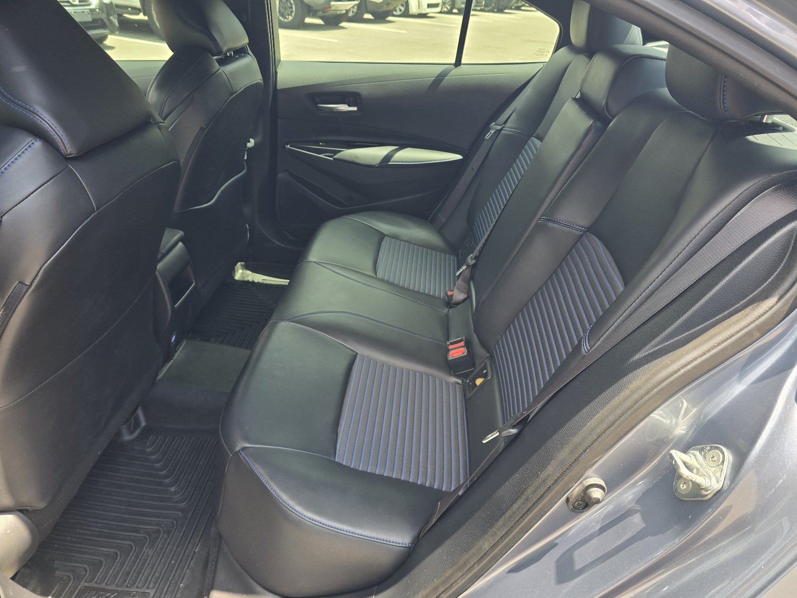 Used 2020 Toyota Corolla XSE FWD image 11