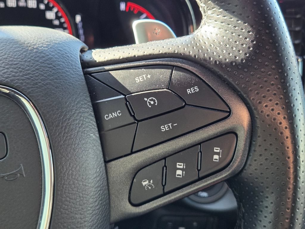 Used 2021 Dodge Durango R/T w/ Technology Group AWD/4WD image 31