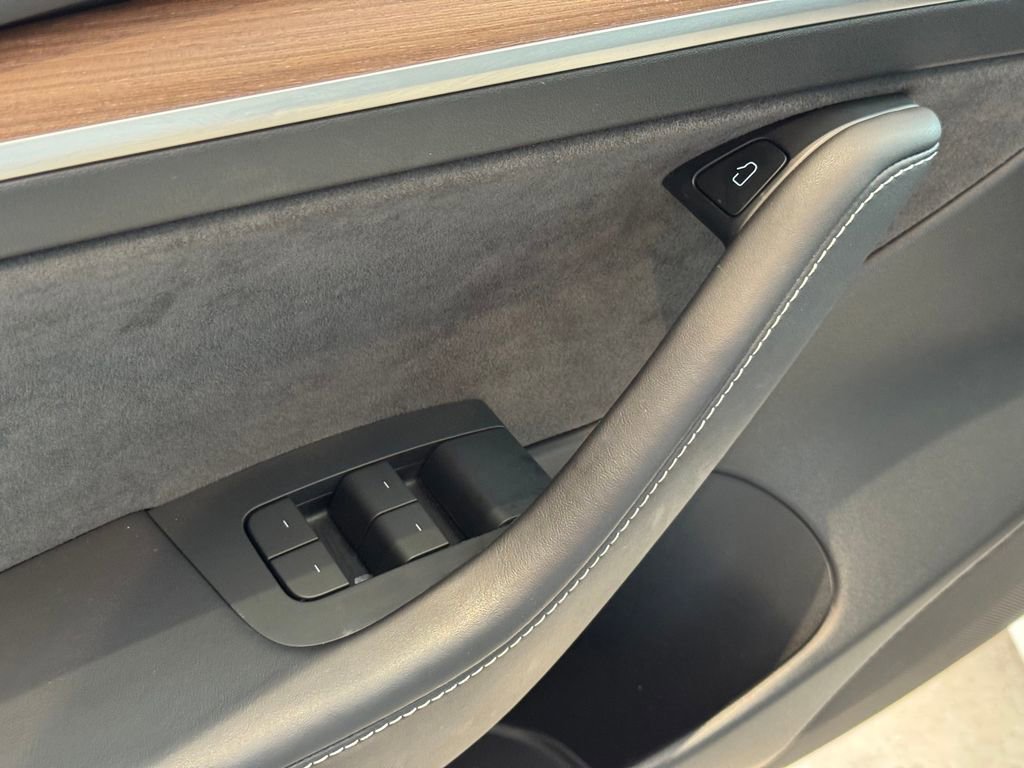 Used 2023 Tesla Model 3 Standard Range RWD image 14