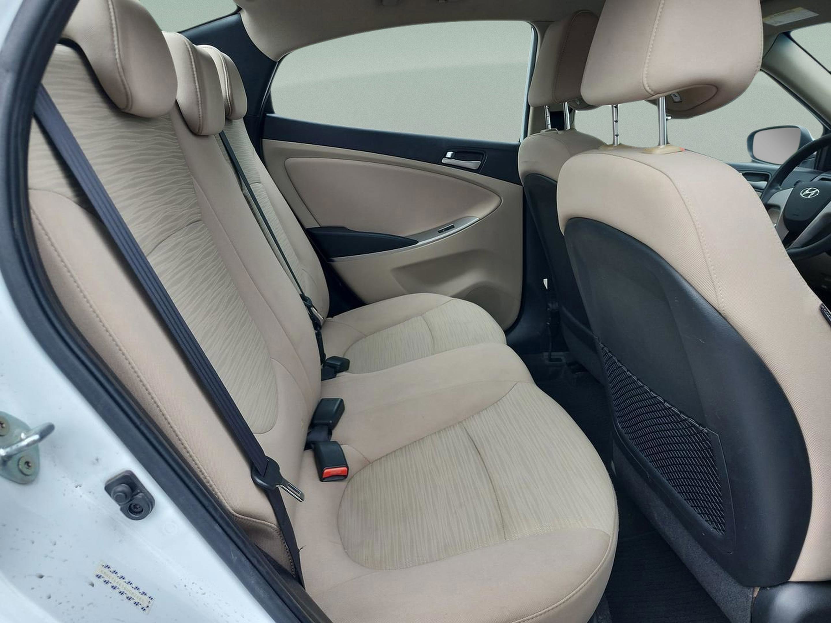 Used 2016 Hyundai Accent SE image 17