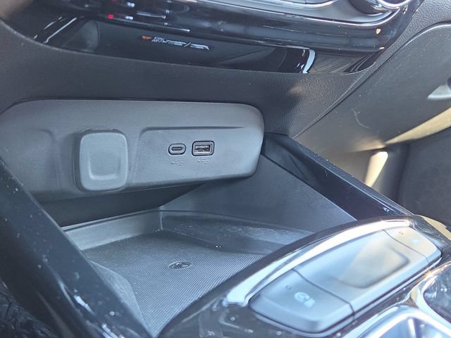 Used 2024 Chevrolet Trax RS w/ Sunroof Package FWD image 13