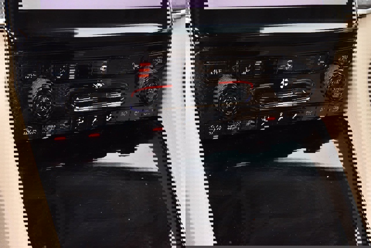 Used 2022 Jeep Grand Cherokee L Limited image 30