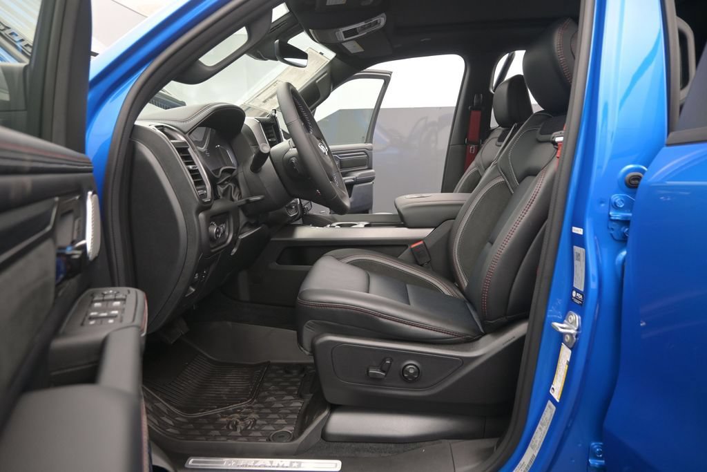 New 2026 RAM 1500 Laramie AWD/4WD image 10