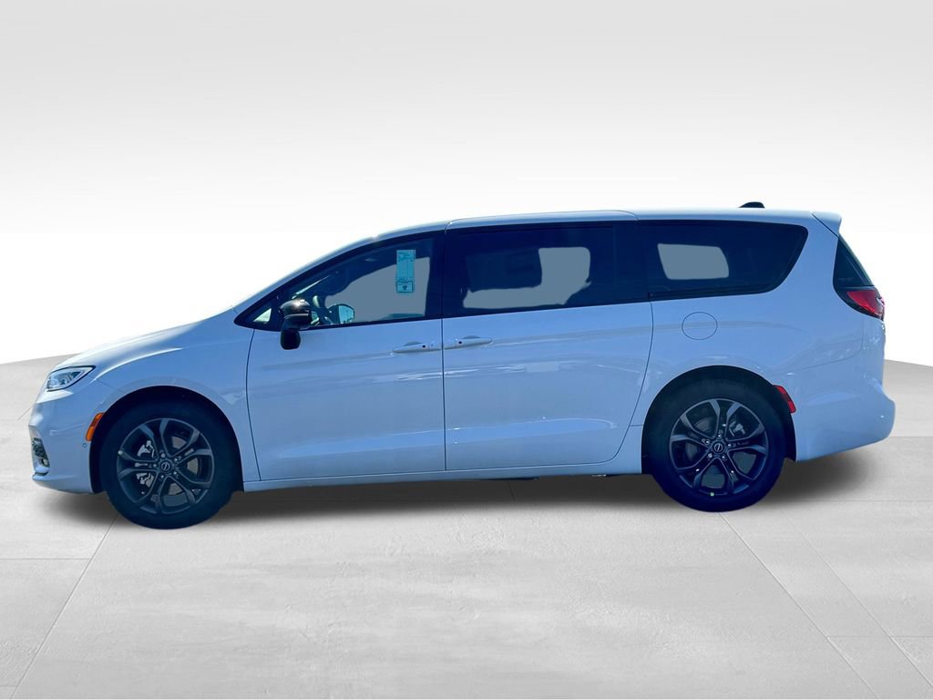 New 2026 Chrysler Pacifica Select FWD image 4