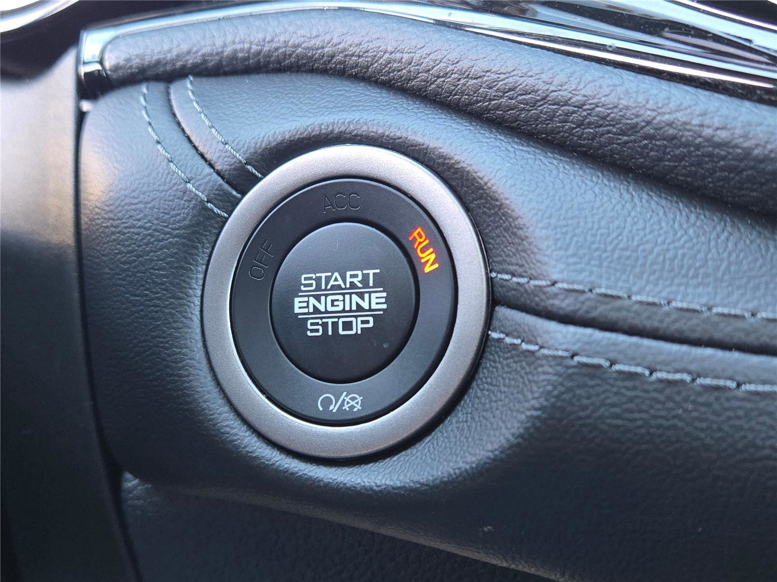 Used 2023 Dodge Durango SXT w/ SXT Blacktop Group image 31