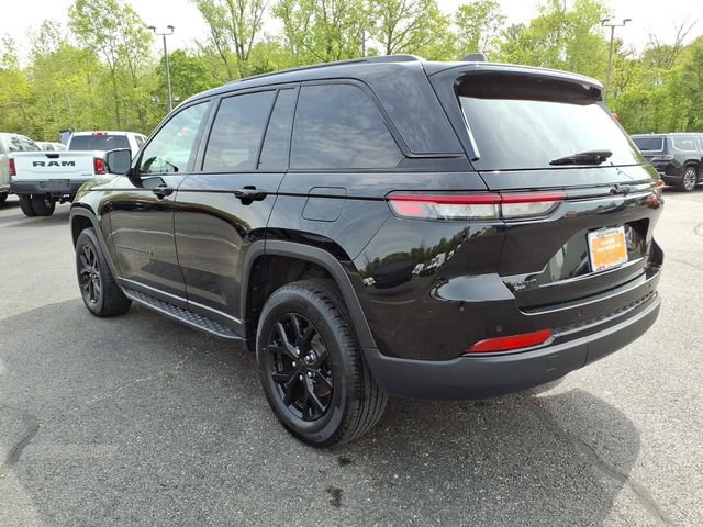 Certified 2024 Jeep Grand Cherokee Altitude AWD/4WD image 5